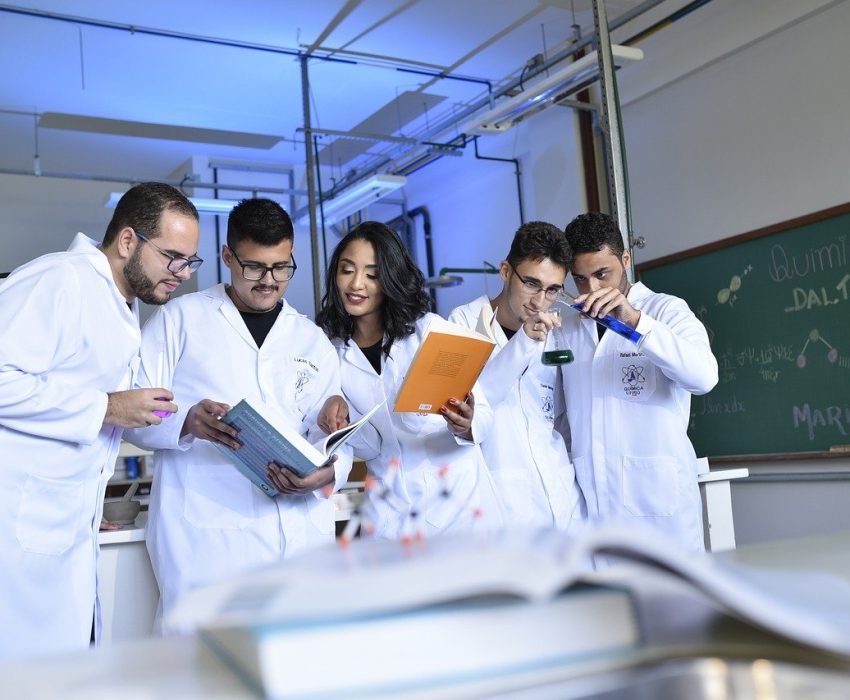 teachers, scientists, chemists-5499190.jpg